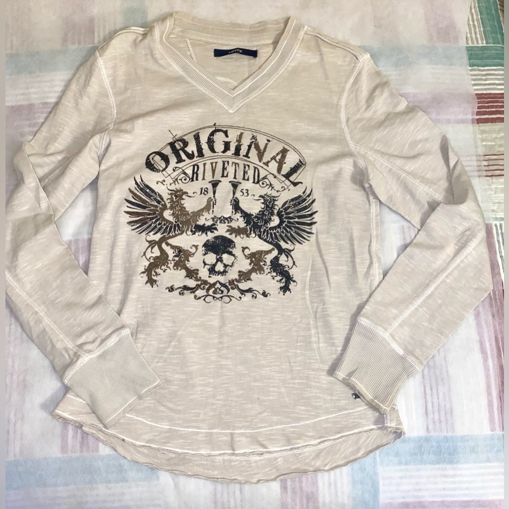Original Riveted Graphic Long Sleeve Shirt. Levi’s